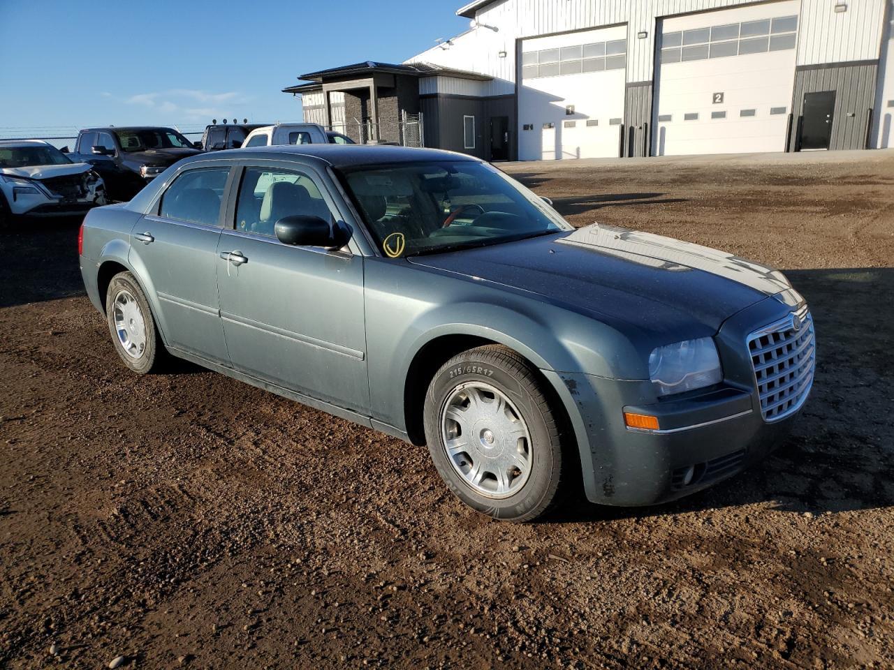 2005 CHRYSLER 300