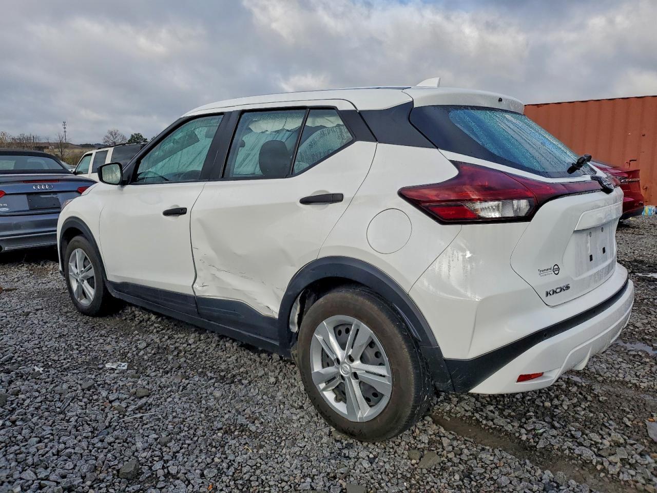 2024 NISSAN KICKS