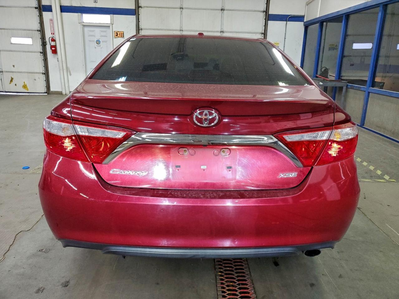 2016 TOYOTA CAMRY