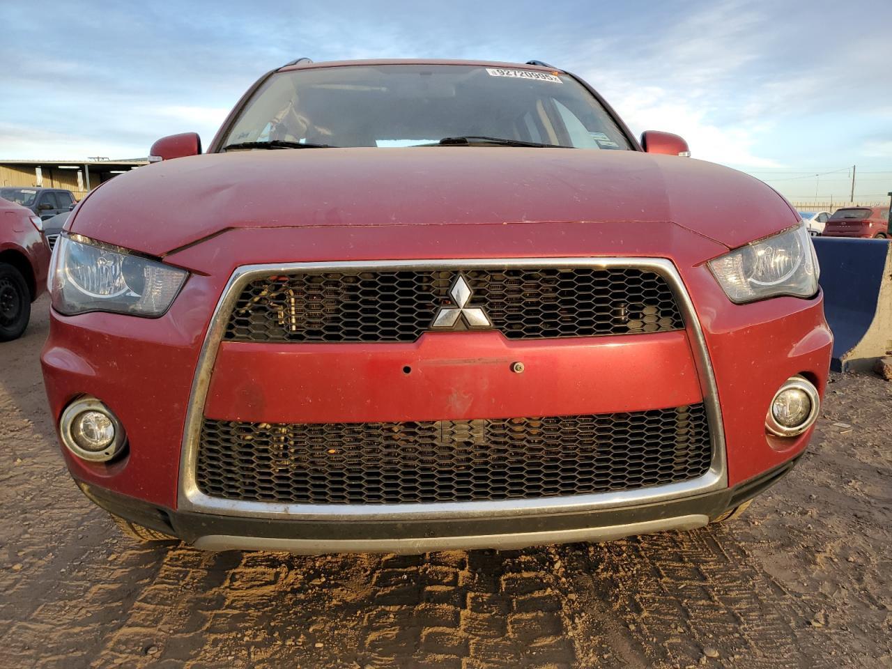 2013 MITSUBISHI outlander
