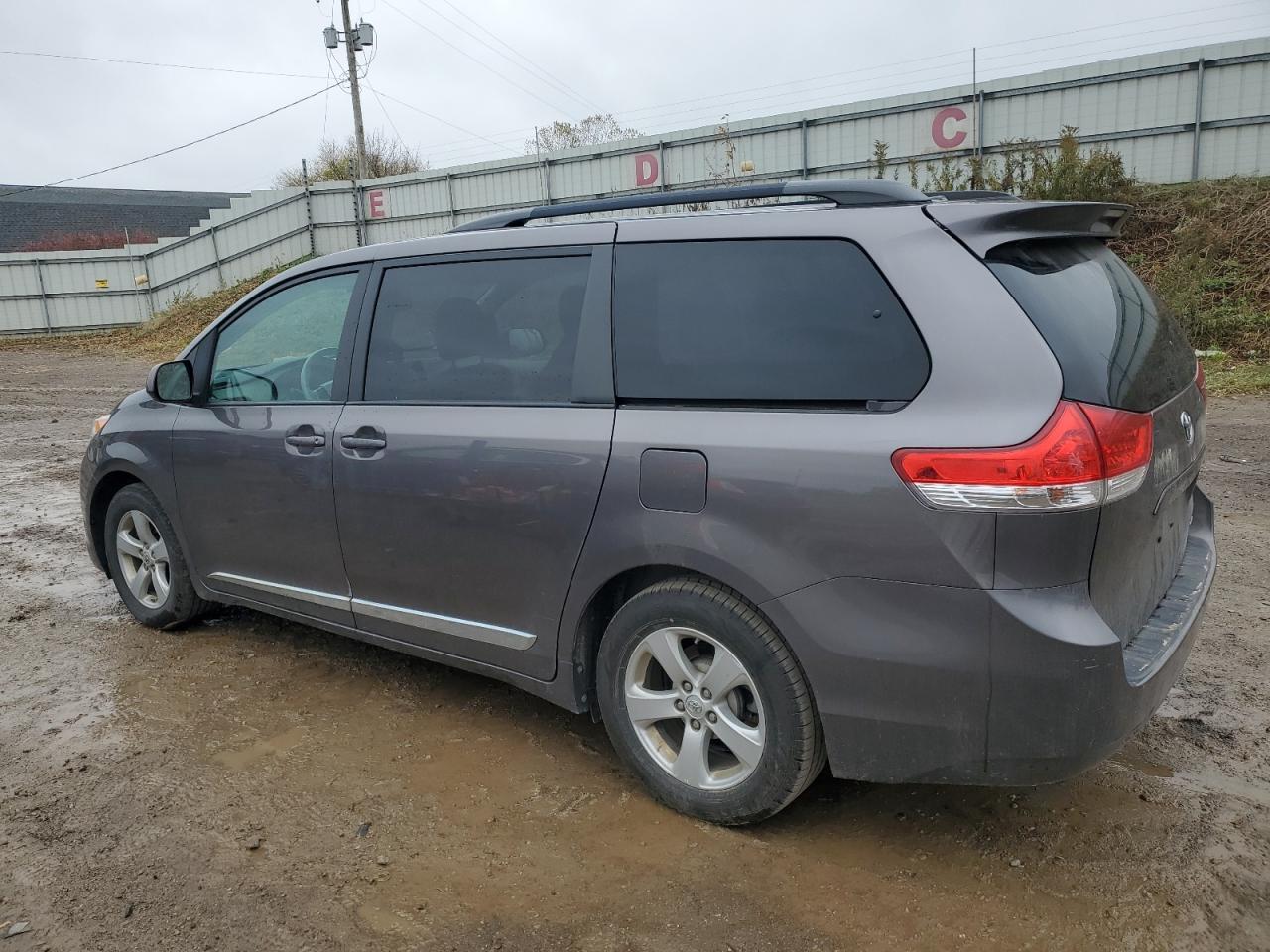 2014 TOYOTA SIENNA