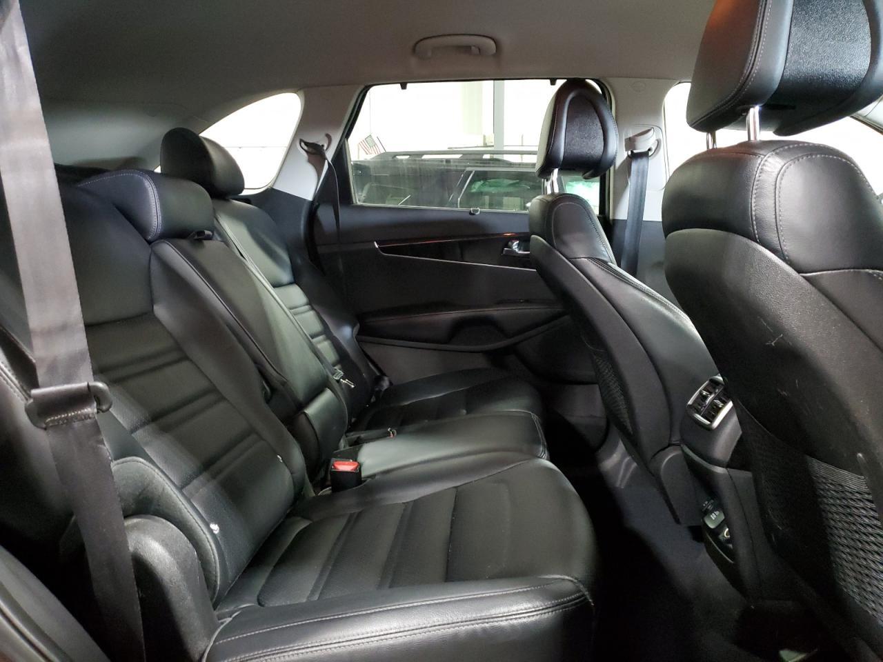 2016 KIA SORENTO