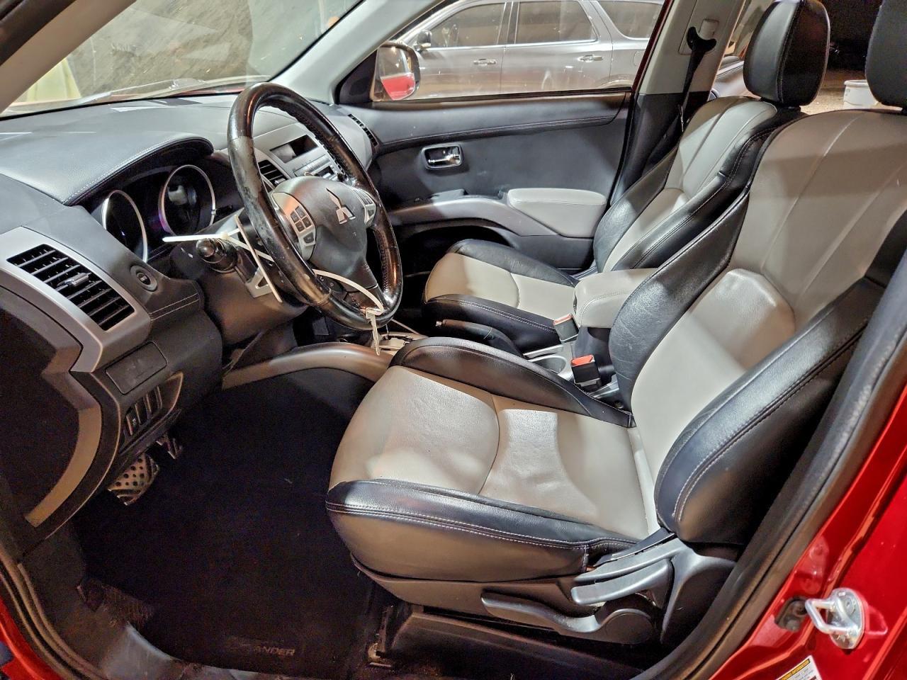 2011 MITSUBISHI outlander
