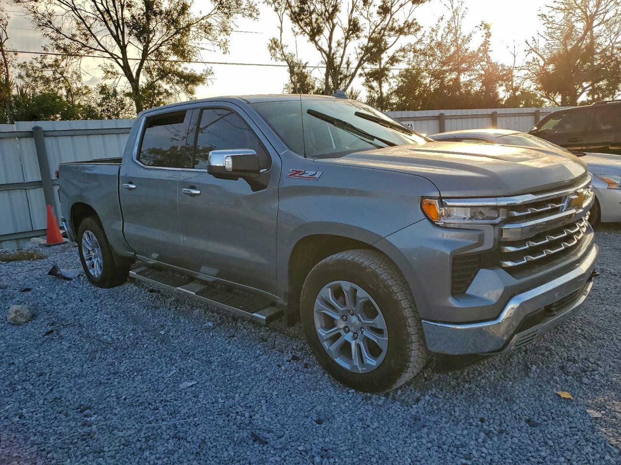 2025 CHEVROLET Silverado