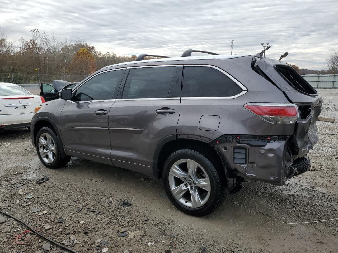 2016 TOYOTA HIGHLANDER