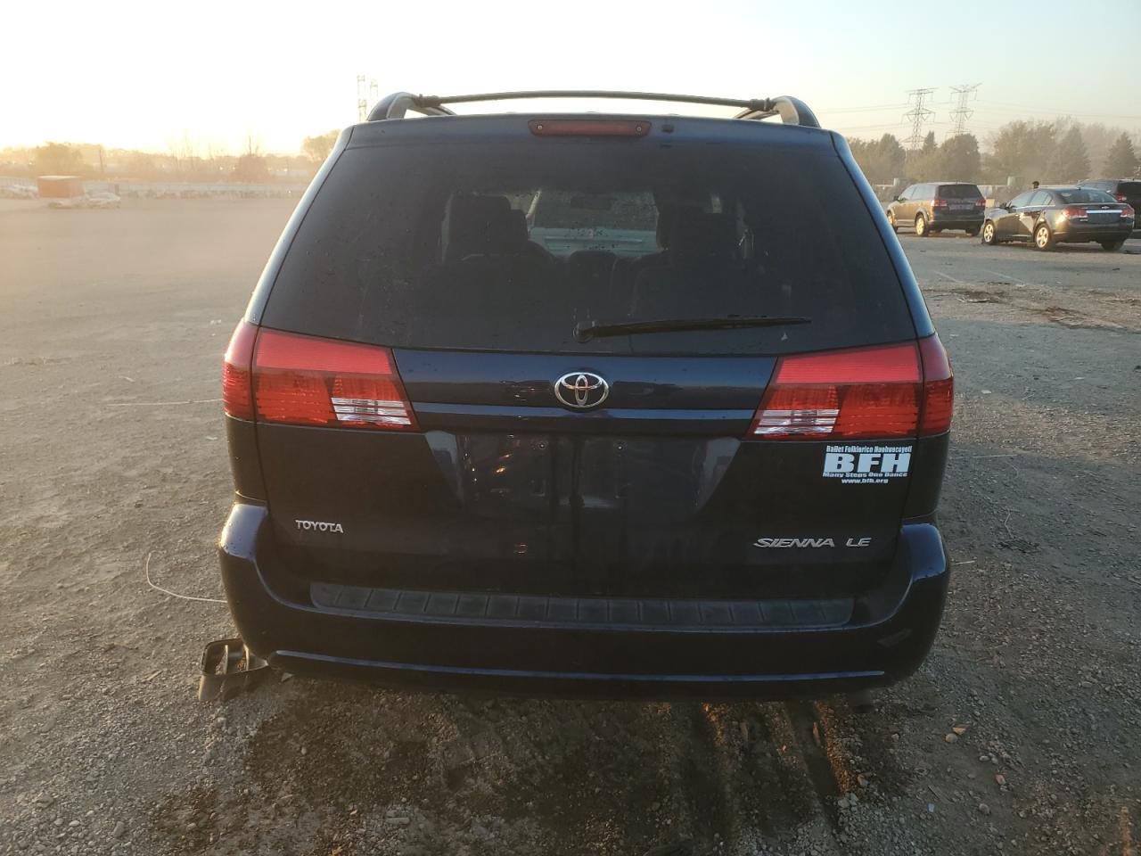 2005 TOYOTA SIENNA