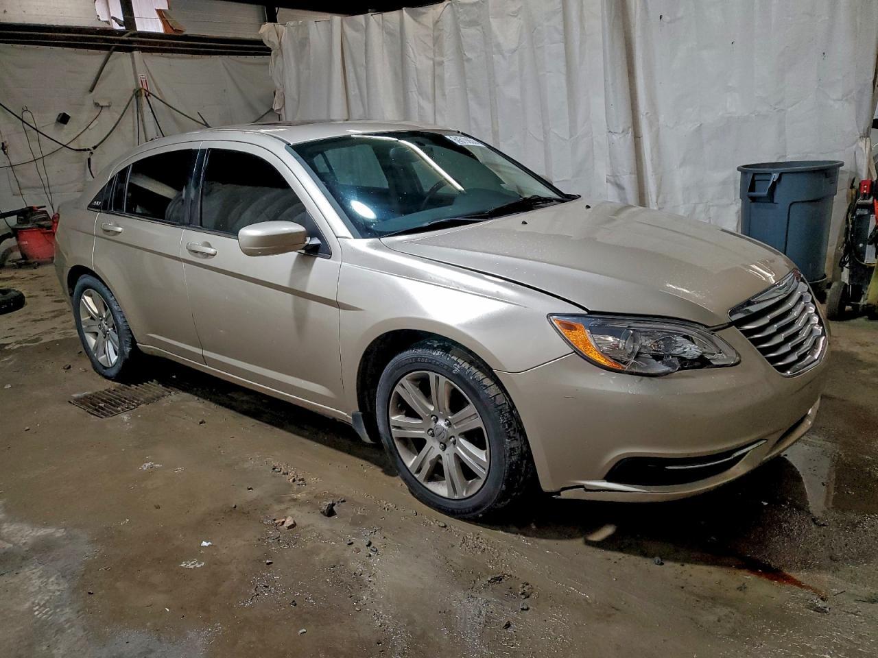 2013 CHRYSLER 200