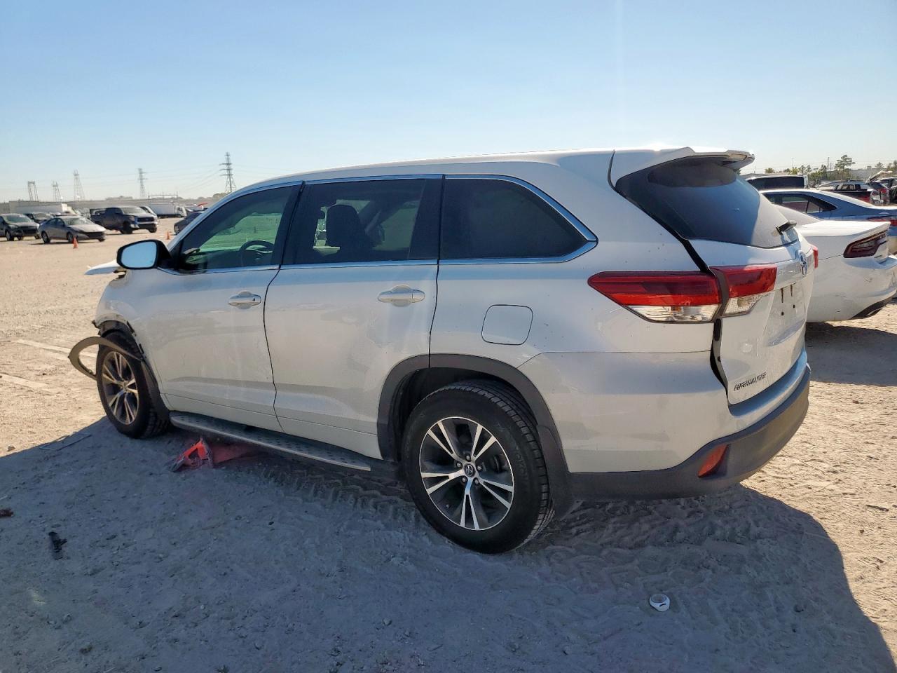2017 TOYOTA HIGHLANDER