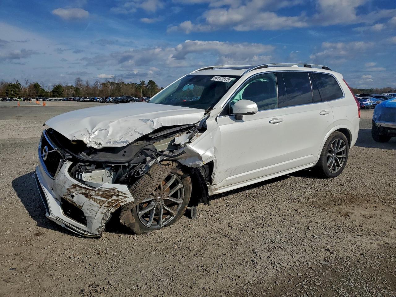 2019 VOLVO XC90