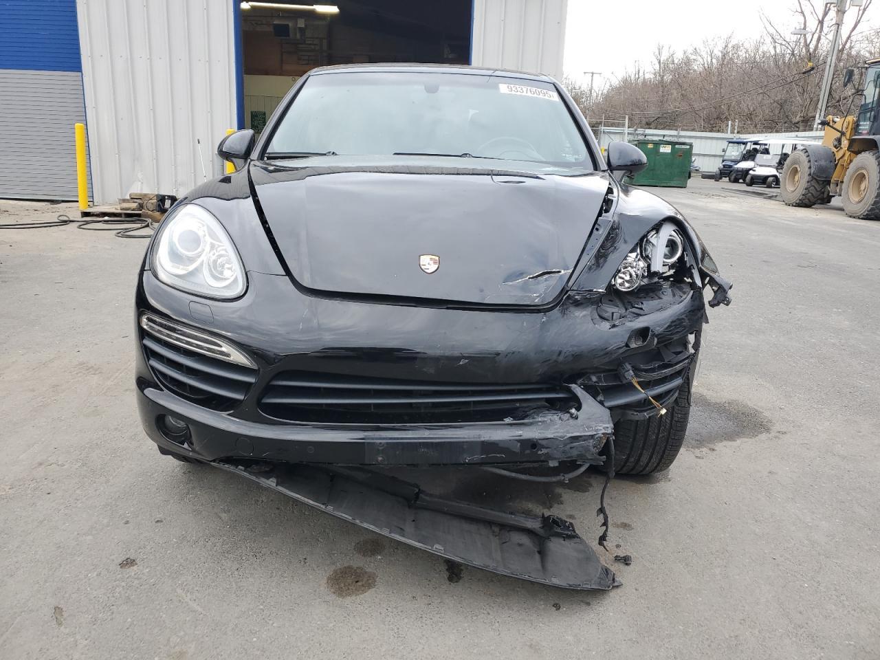 2013 PORSCHE CAYENNE