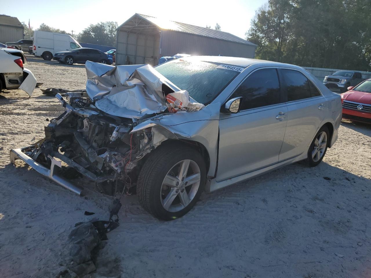 2014 TOYOTA CAMRY