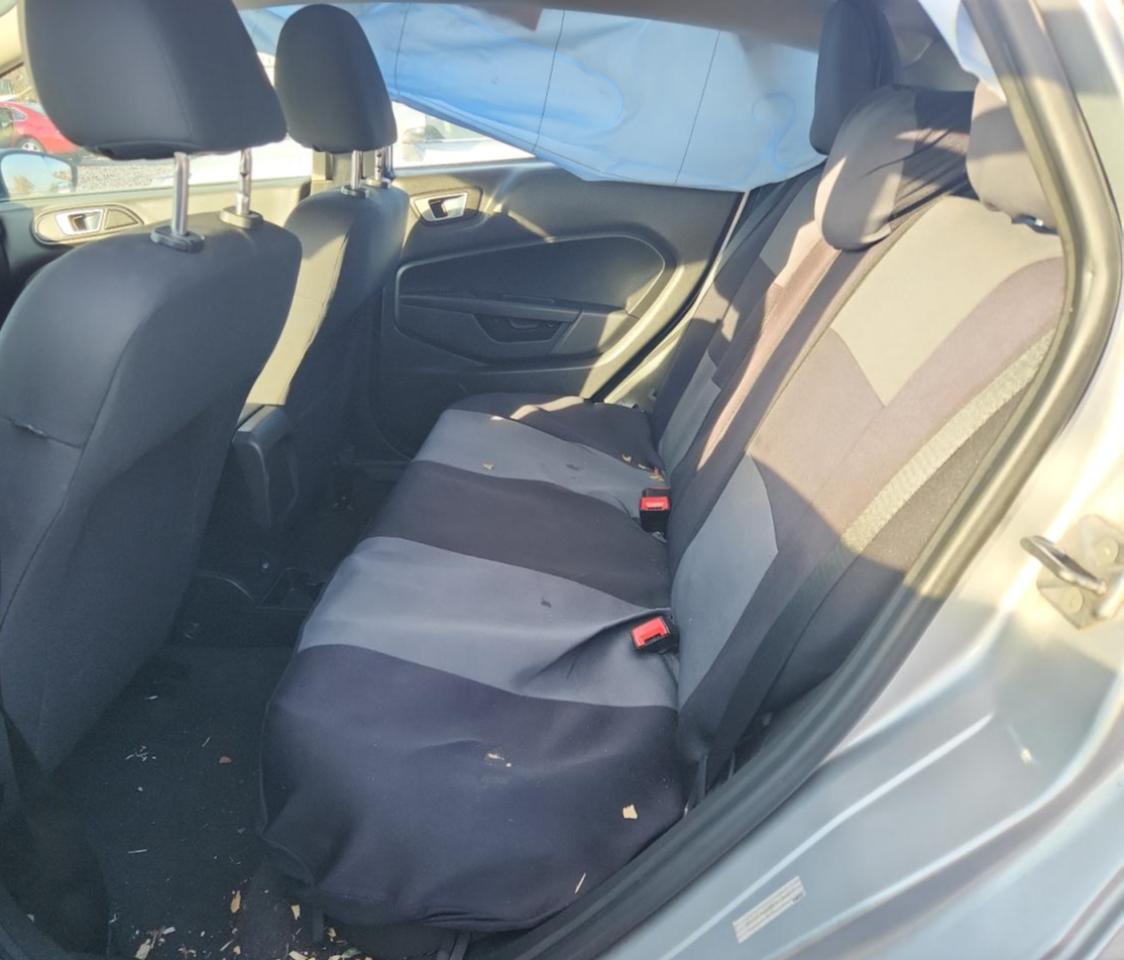 2014 FORD Fiesta