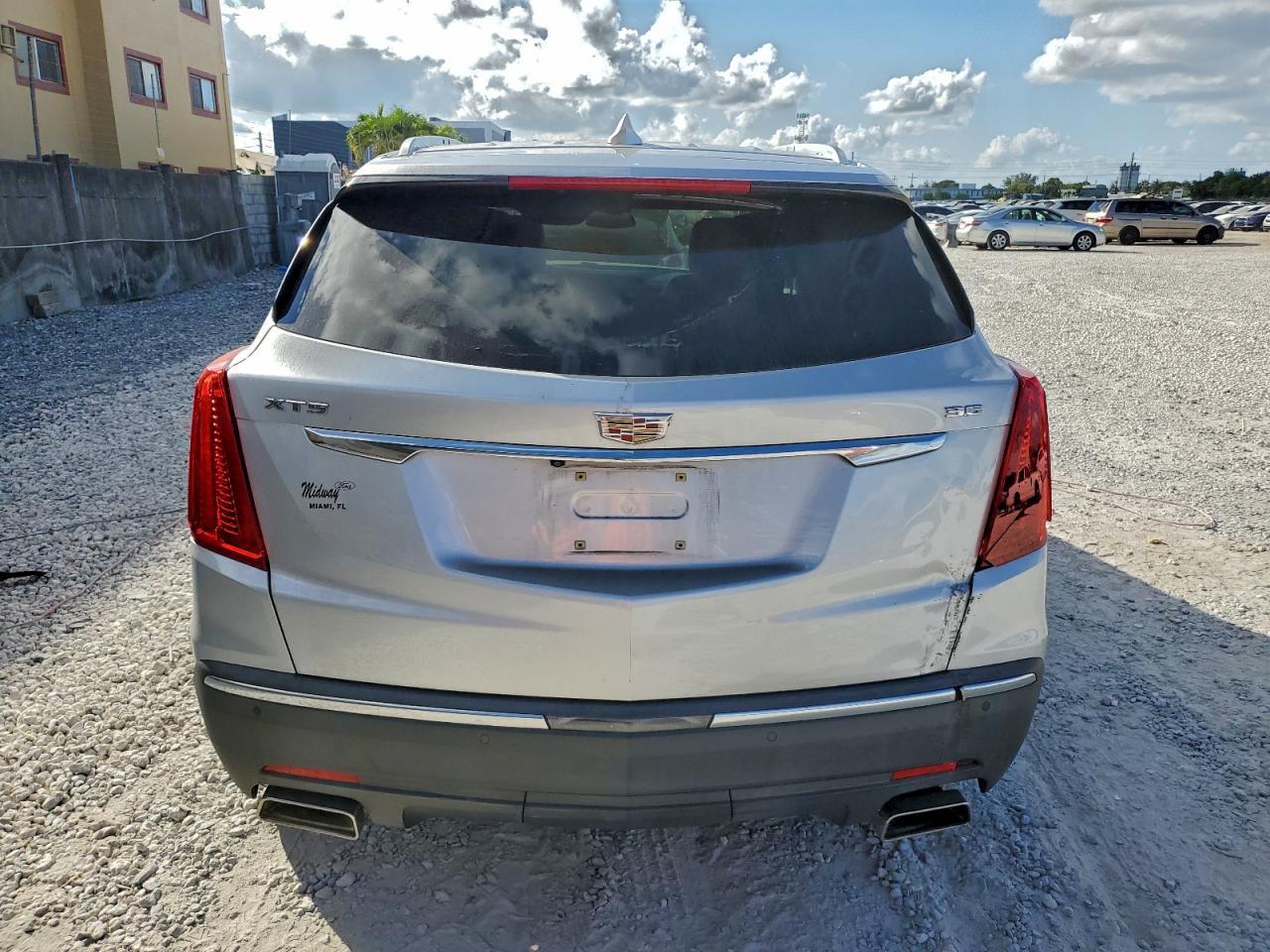 2017 CADILLAC XT5