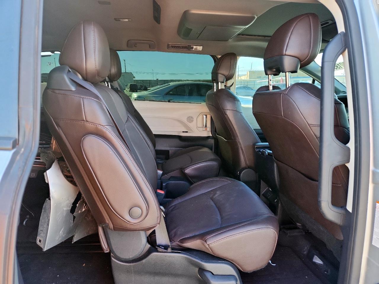 2023 TOYOTA SIENNA