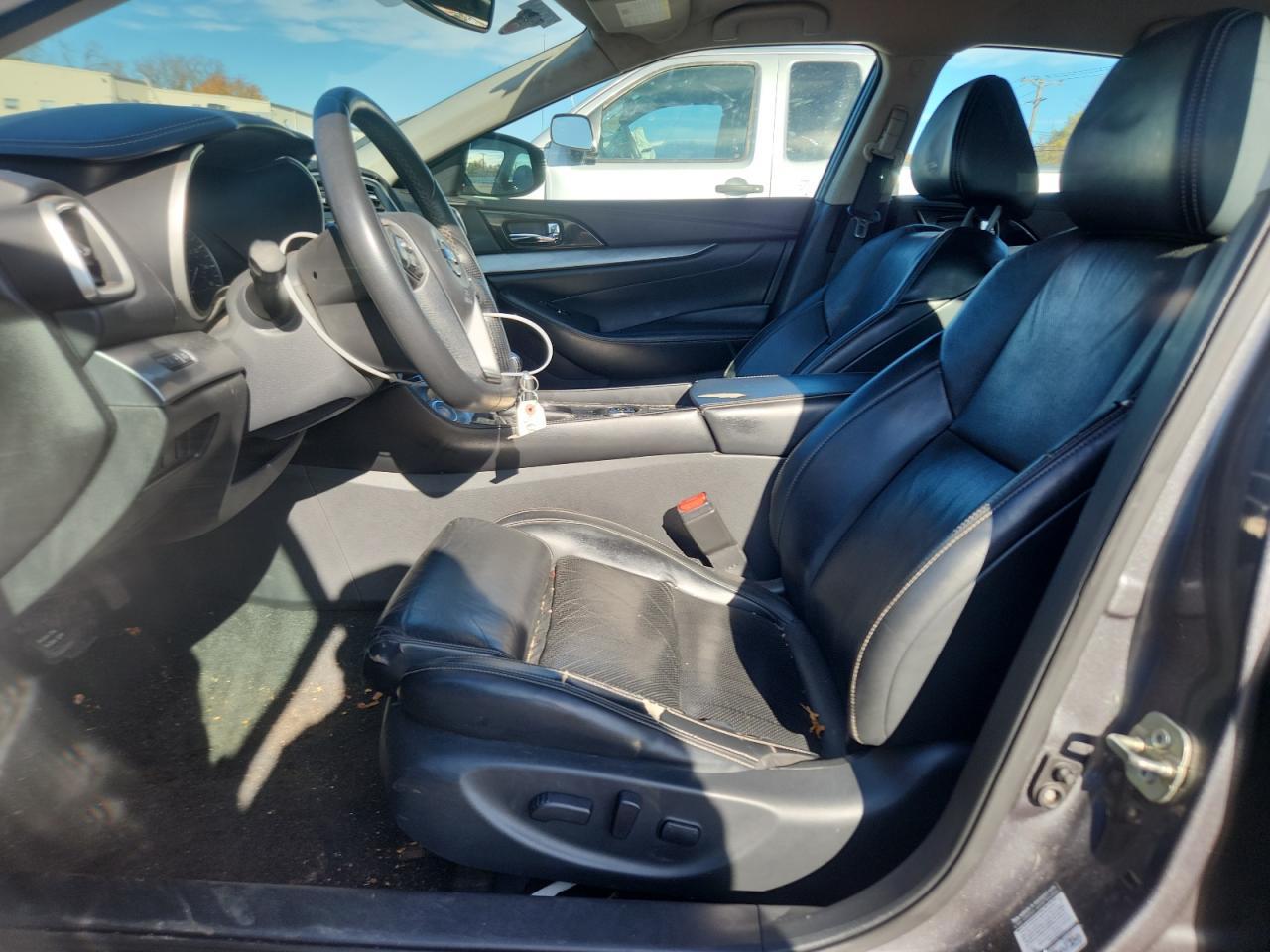 2016 NISSAN Maxima