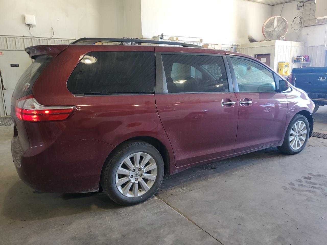 2015 TOYOTA SIENNA