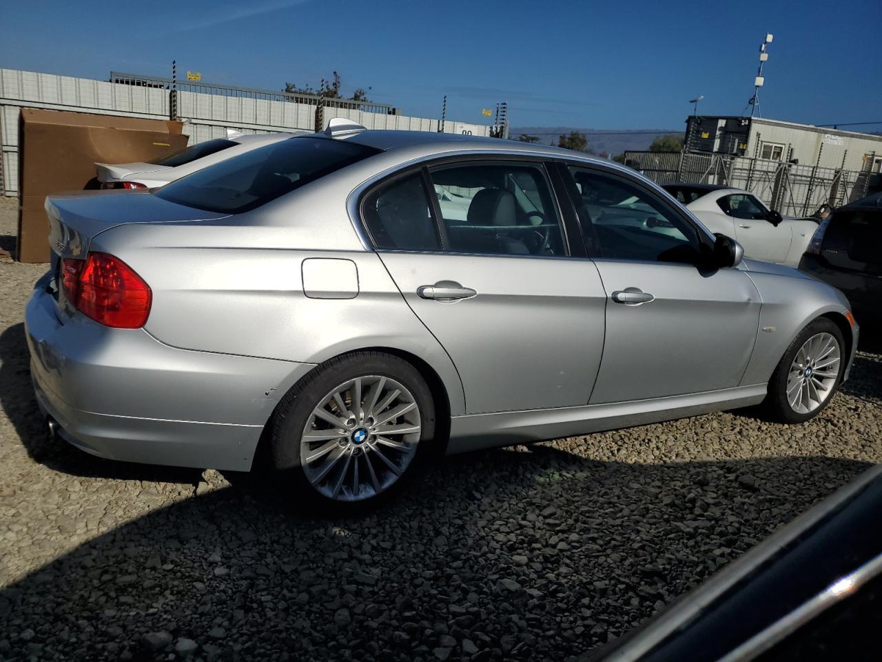 2011 BMW 3 SERIES