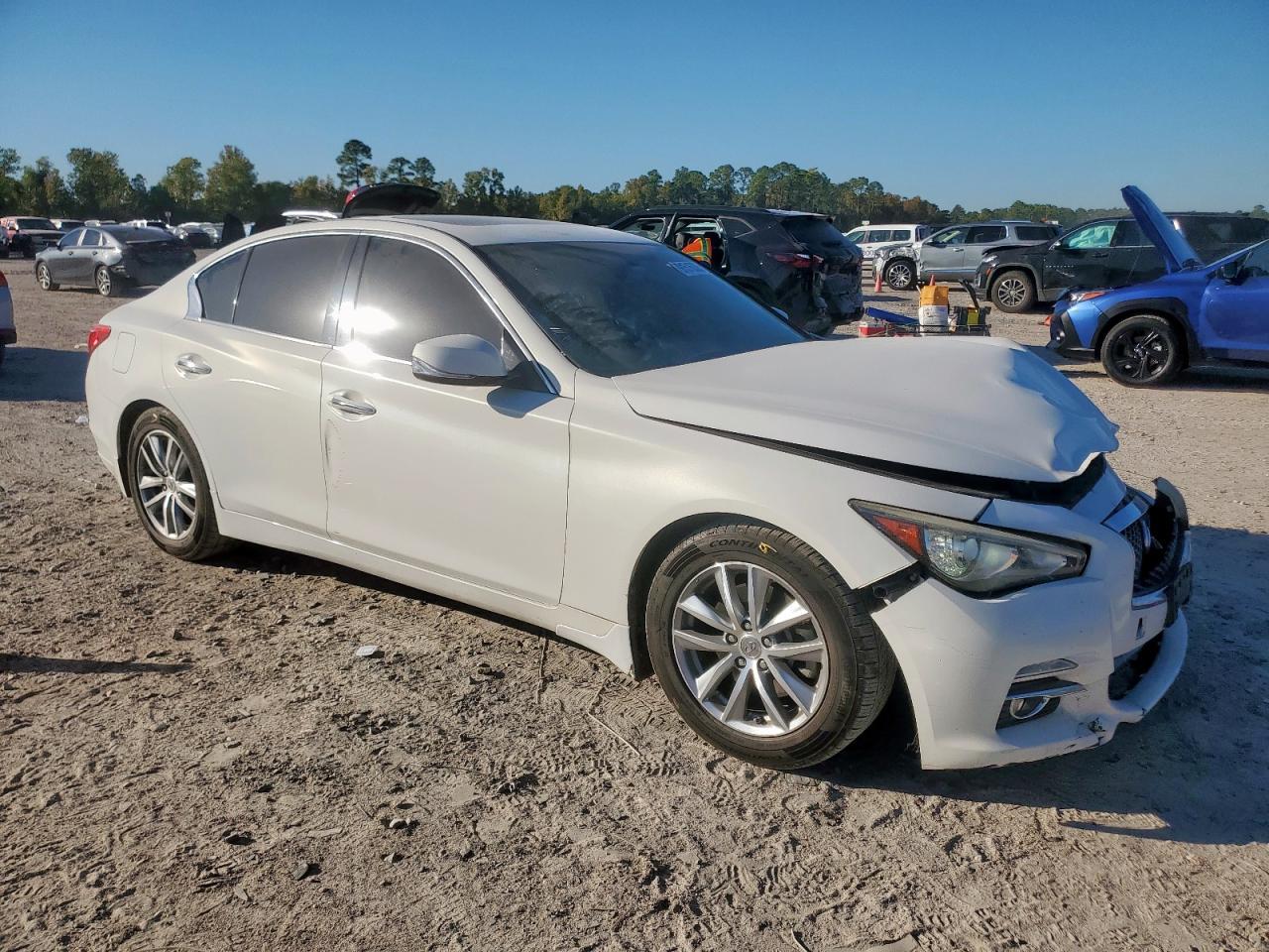 2015 INFINITI Q50