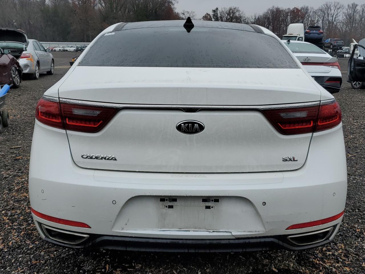 2019 KIA Cadenza