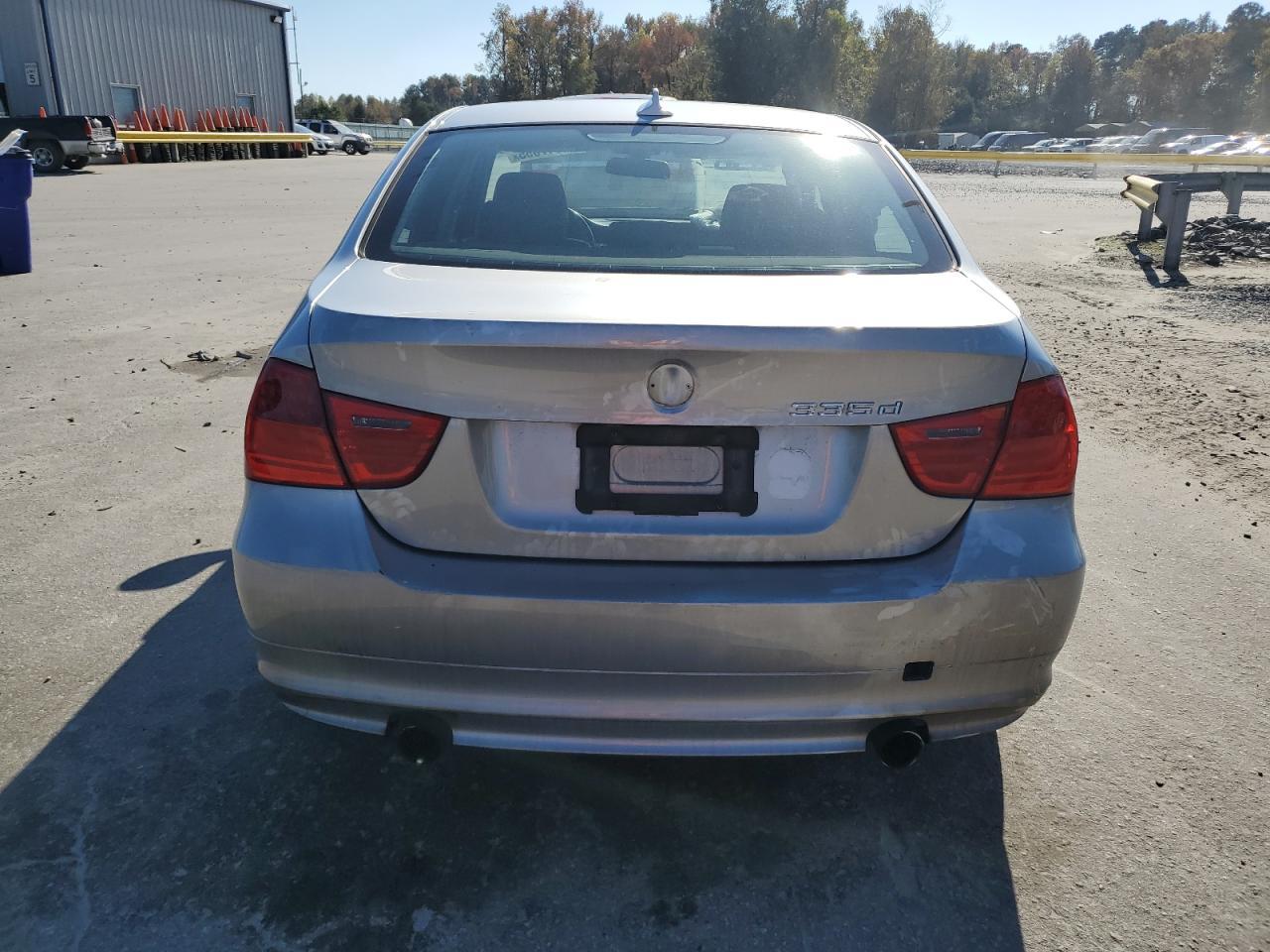2011 BMW 3 SERIES
