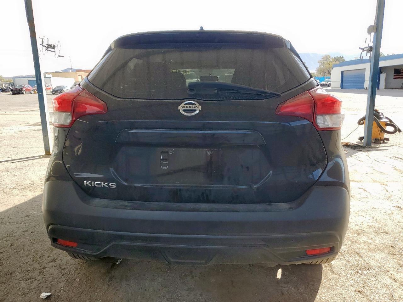 2018 NISSAN KICKS