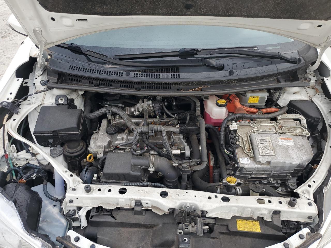 2013 TOYOTA Prius c