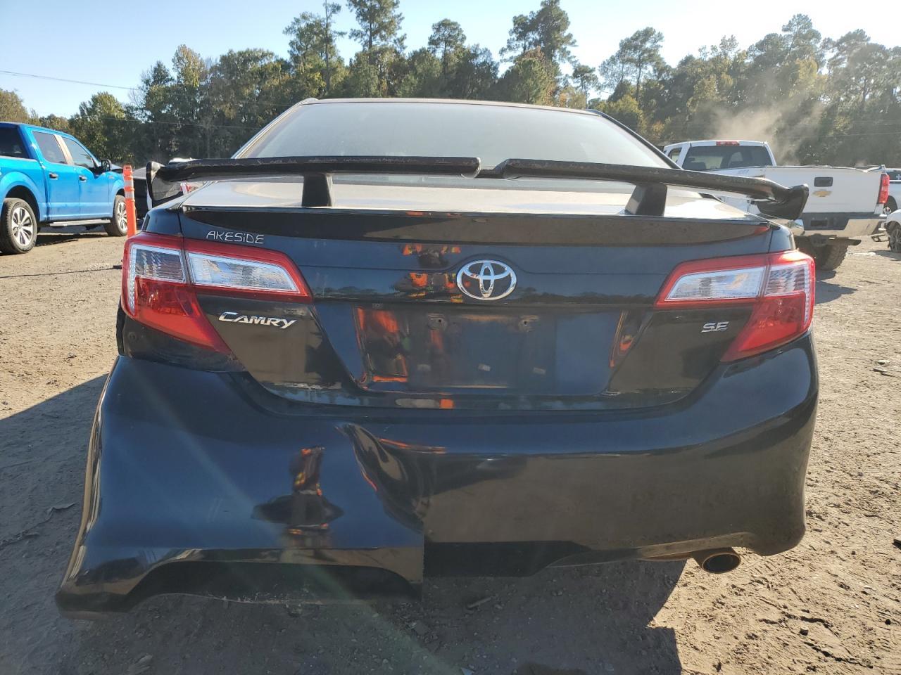 2014 TOYOTA CAMRY