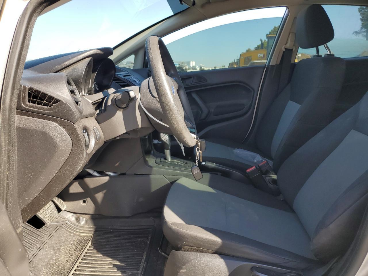 2016 FORD Fiesta