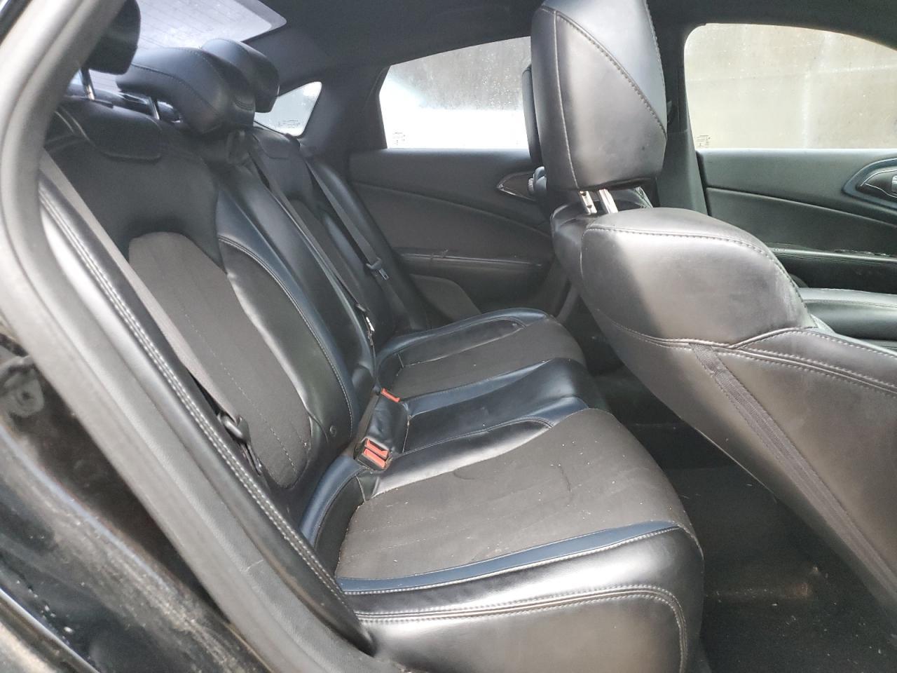 2015 CHRYSLER 200