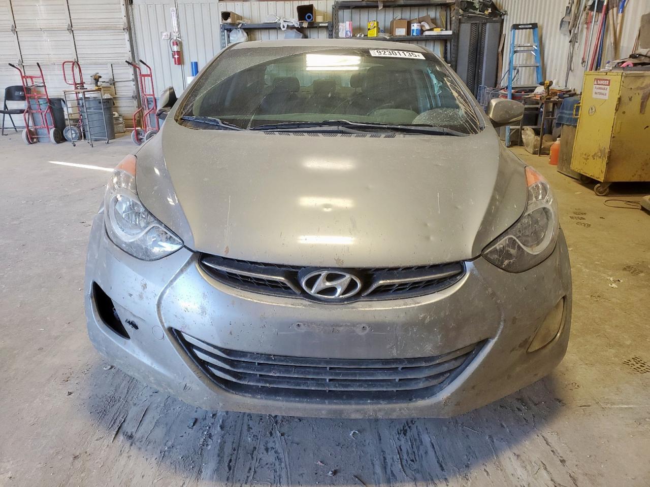2012 HYUNDAI ELANTRA