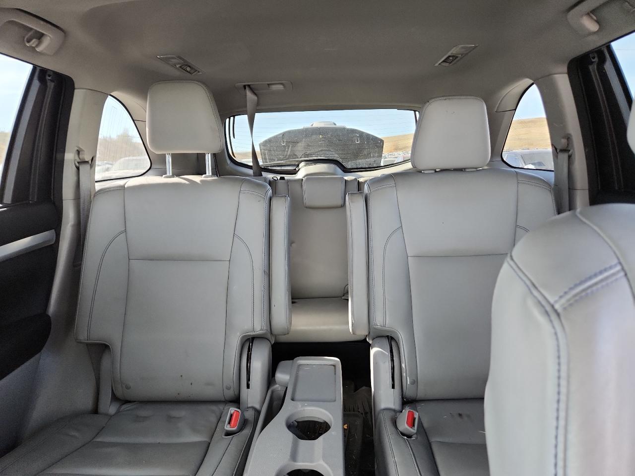 2016 TOYOTA HIGHLANDER