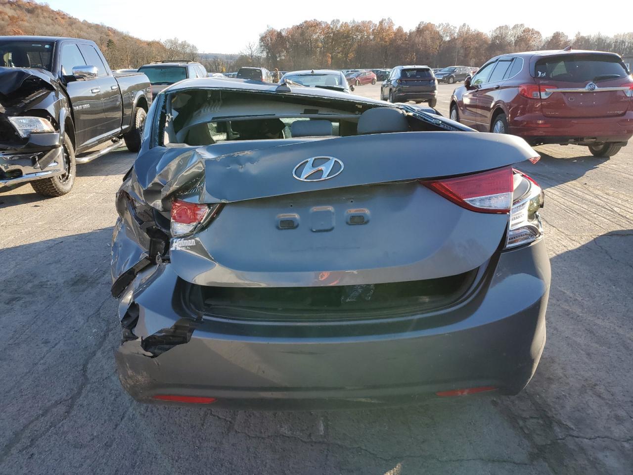 2012 HYUNDAI ELANTRA