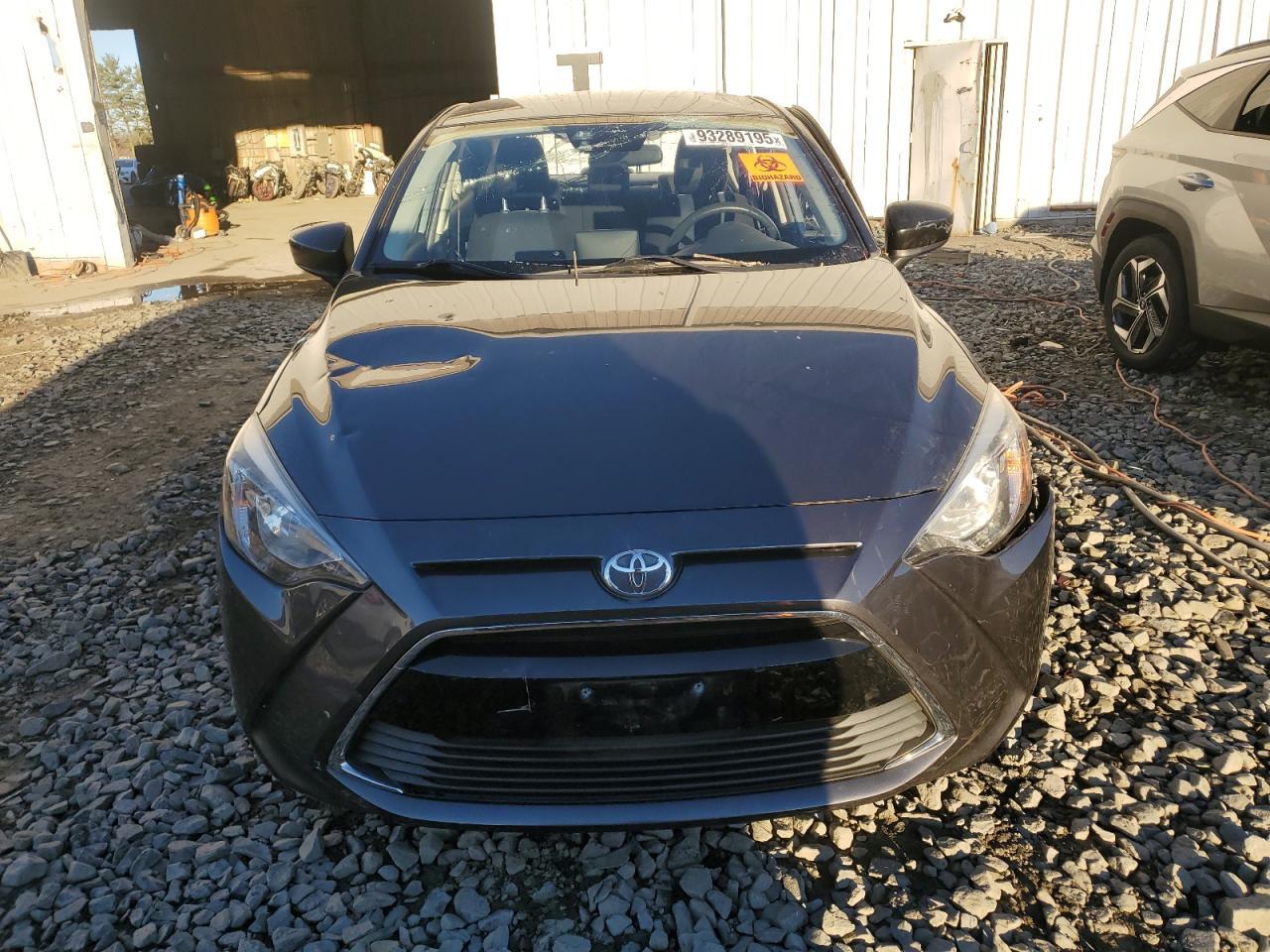 2017 TOYOTA YARIS