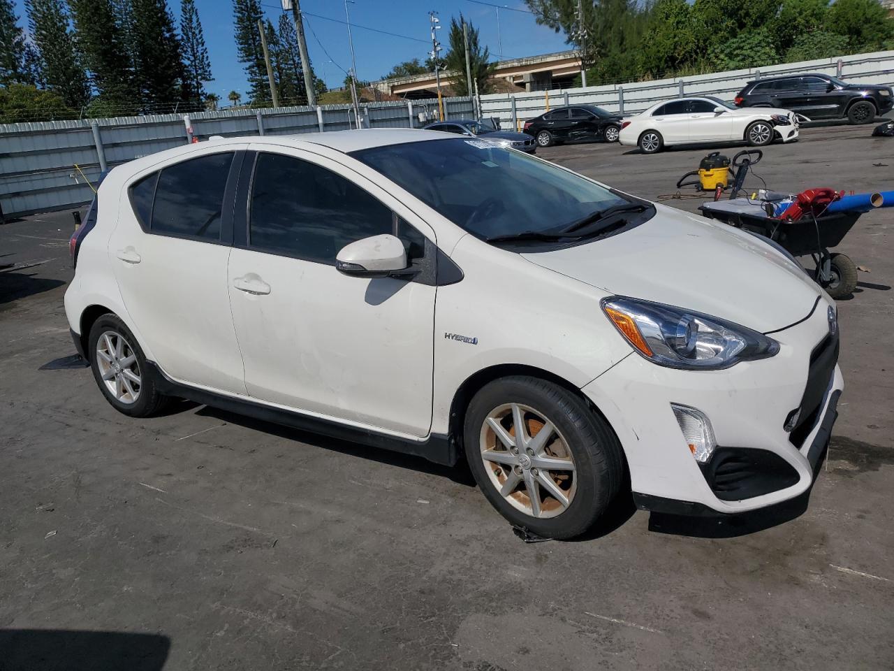 2017 TOYOTA Prius c