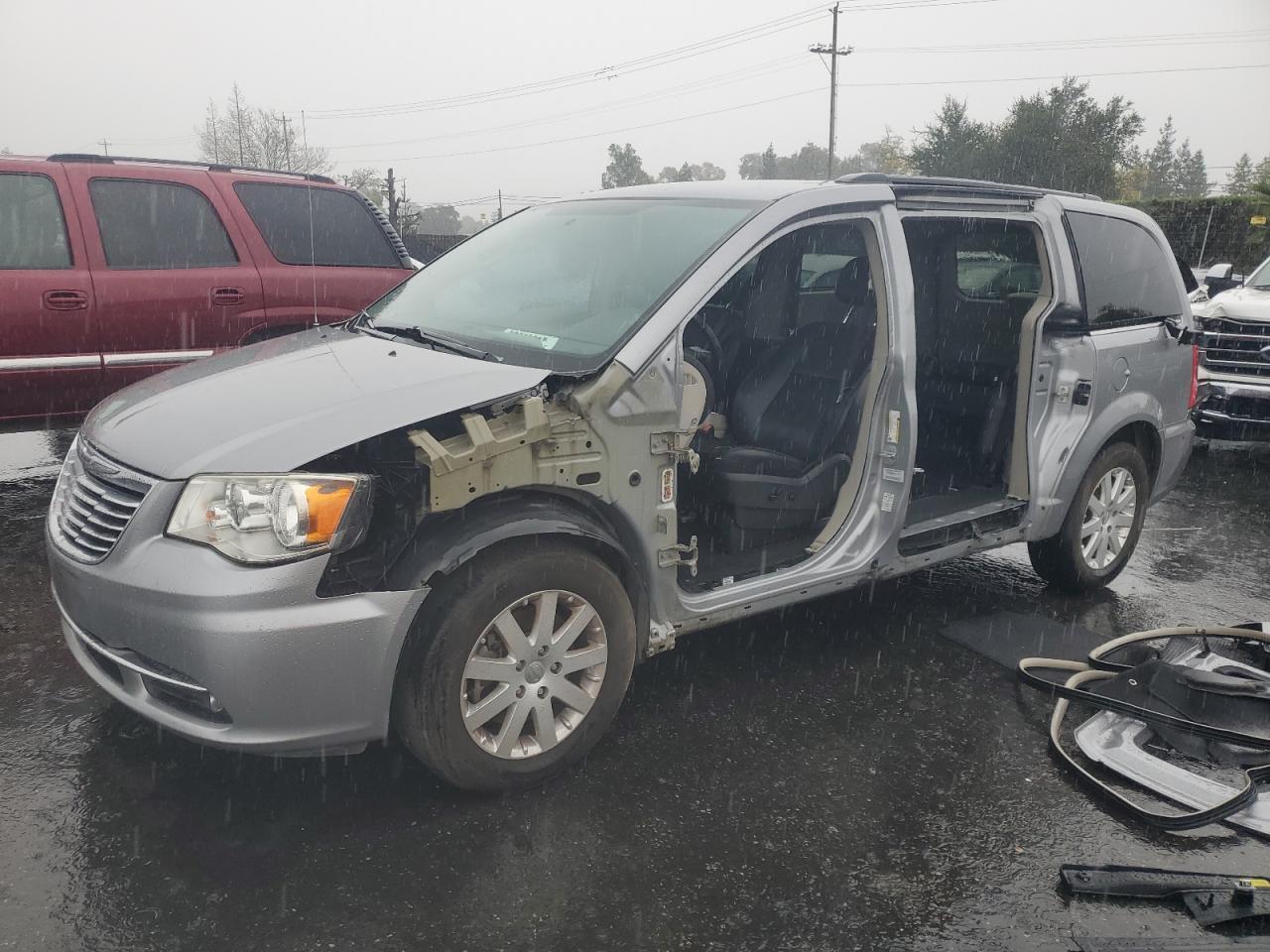 2016 CHRYSLER Town & Country