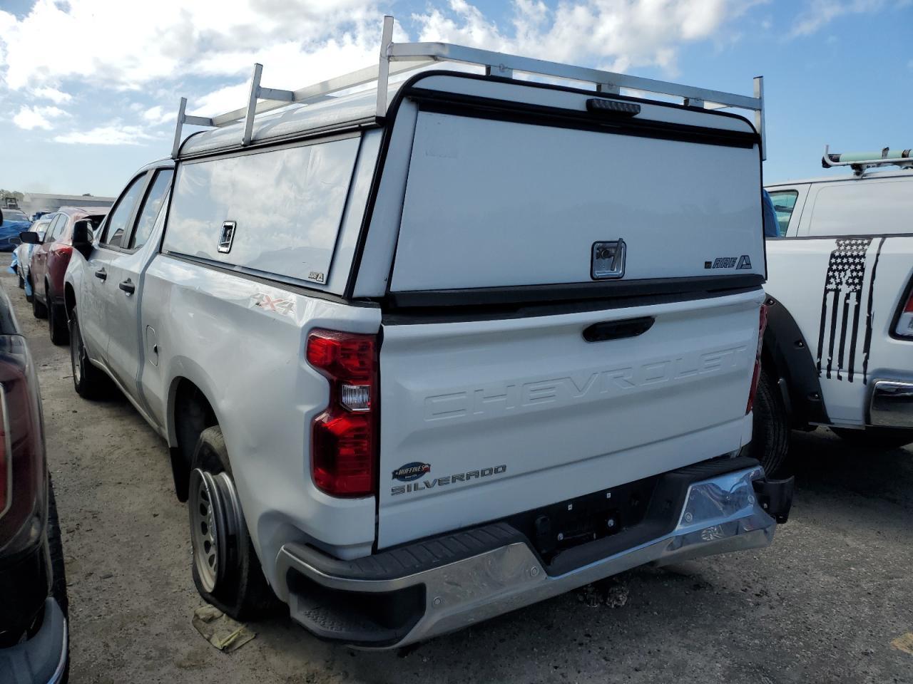 2024 CHEVROLET Silverado
