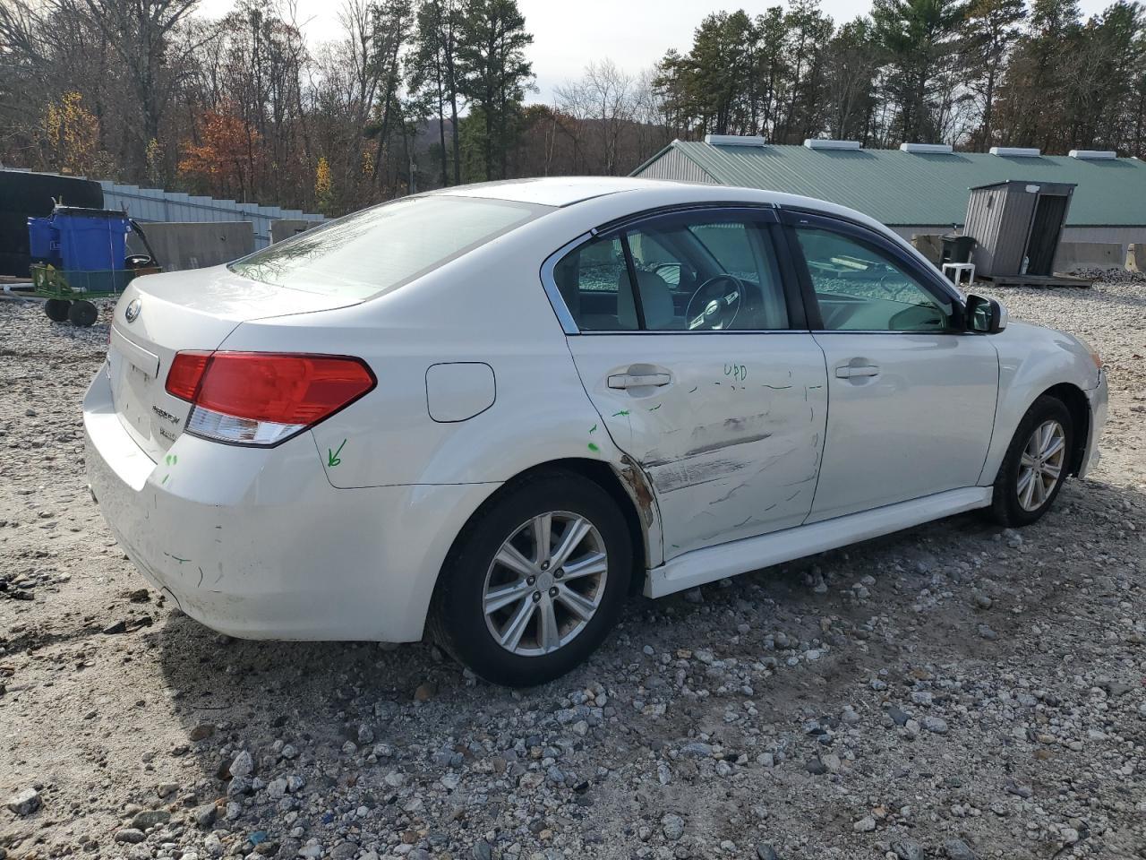 2011 SUBARU Legacy