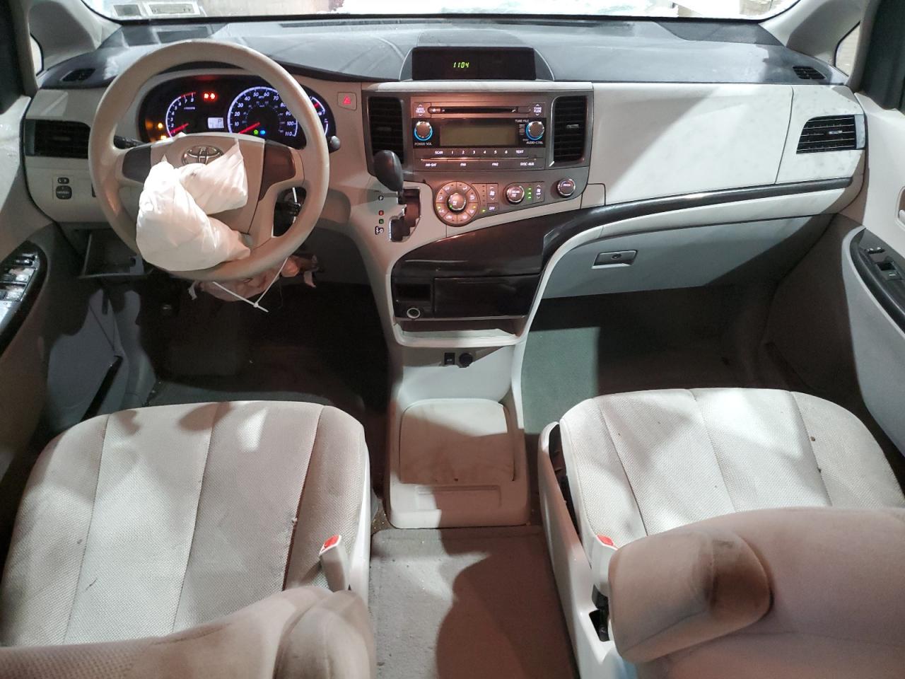 2013 TOYOTA SIENNA
