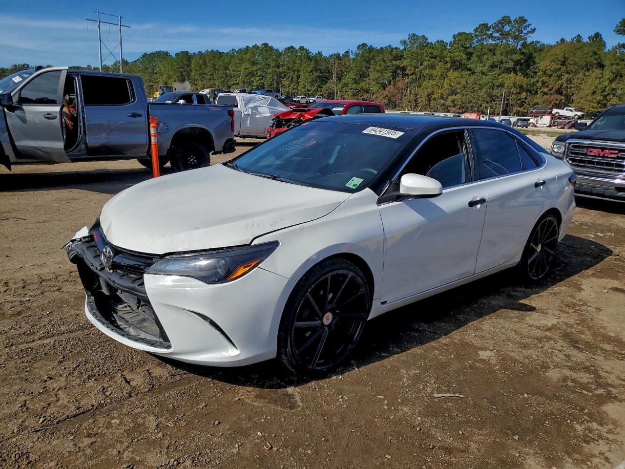 2015 TOYOTA CAMRY