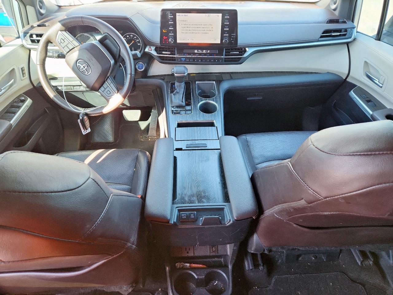 2023 TOYOTA SIENNA