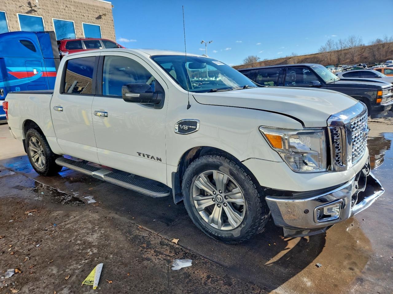 2017 NISSAN Titan