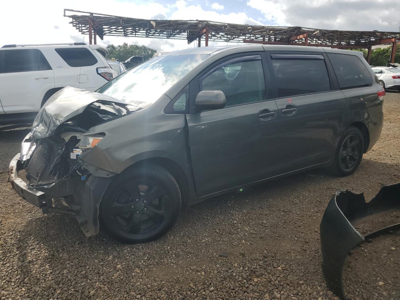 2014 TOYOTA SIENNA