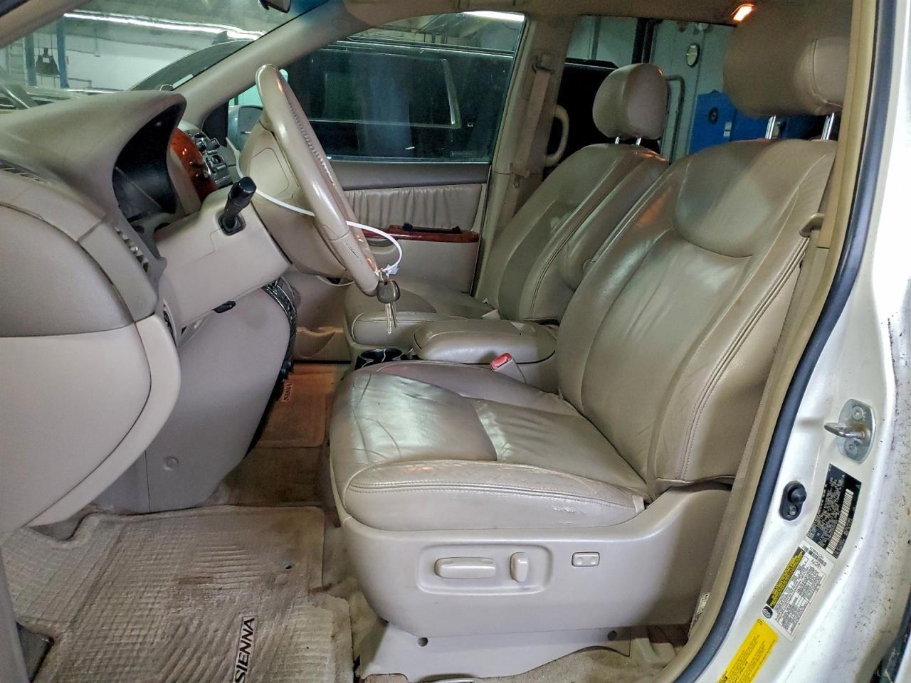 2005 TOYOTA SIENNA
