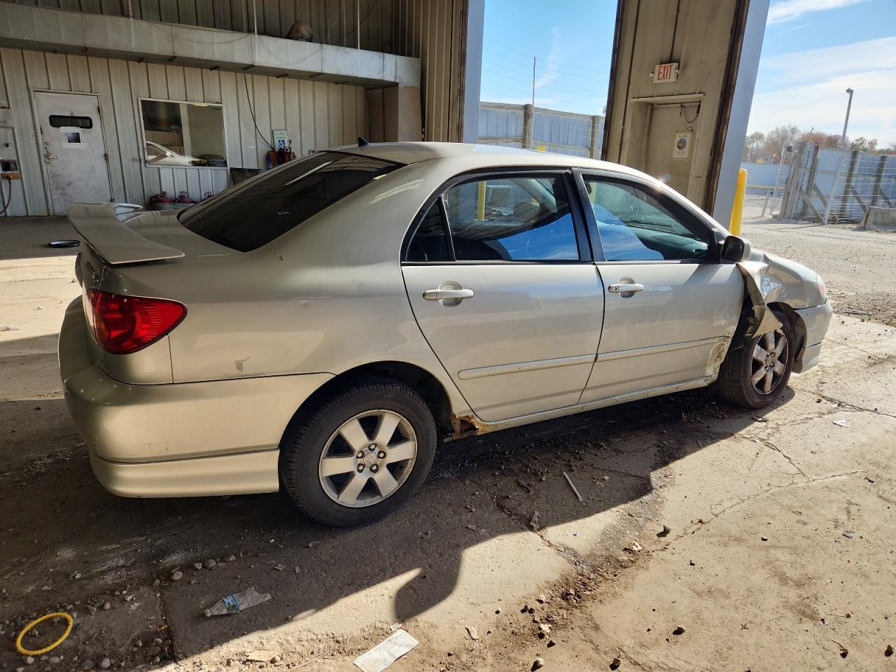 2004 TOYOTA COROLLA