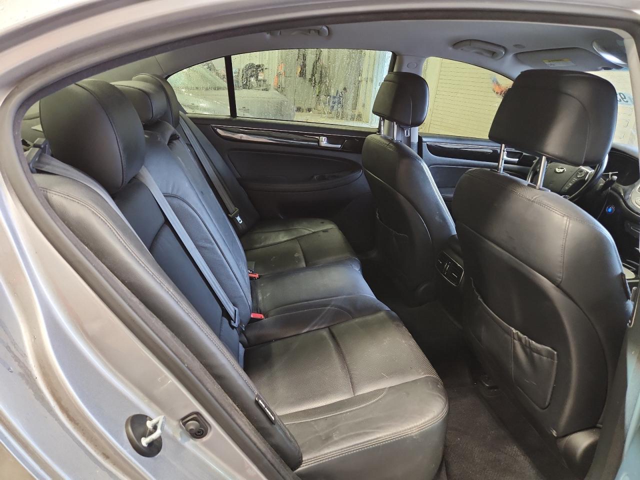 2013 HYUNDAI GENESIS