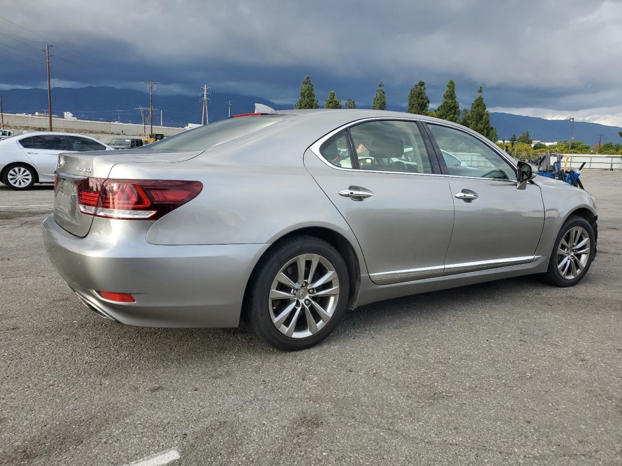 2016 LEXUS LS 460