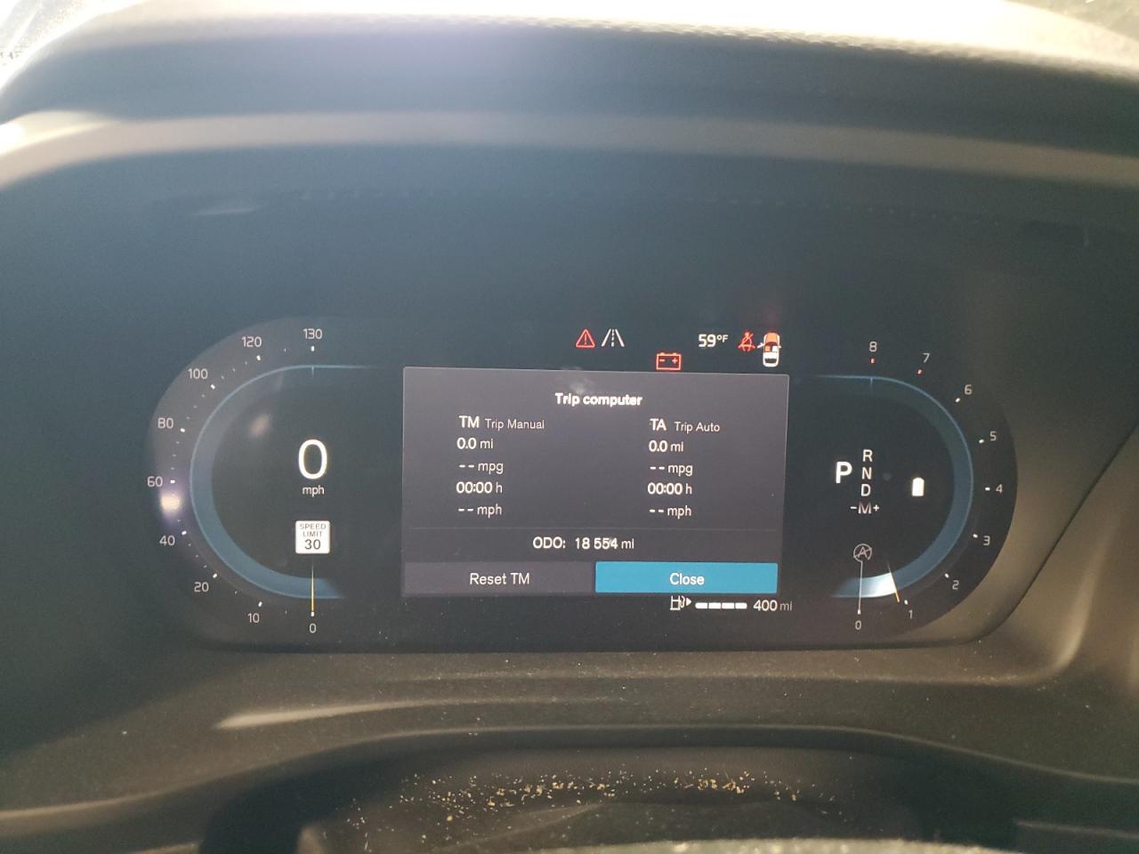 2024 VOLVO XC40
