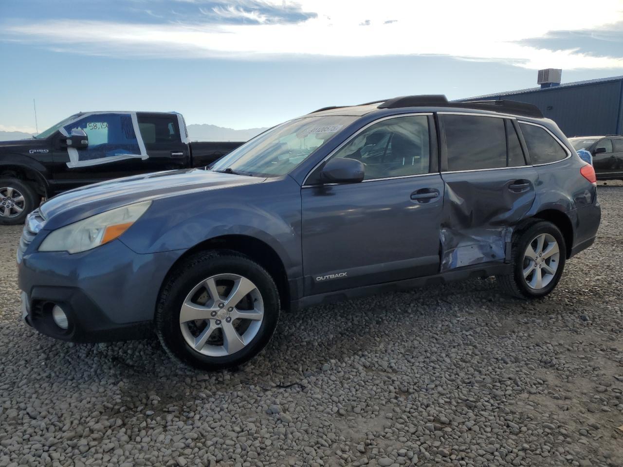 2014 SUBARU Outback
