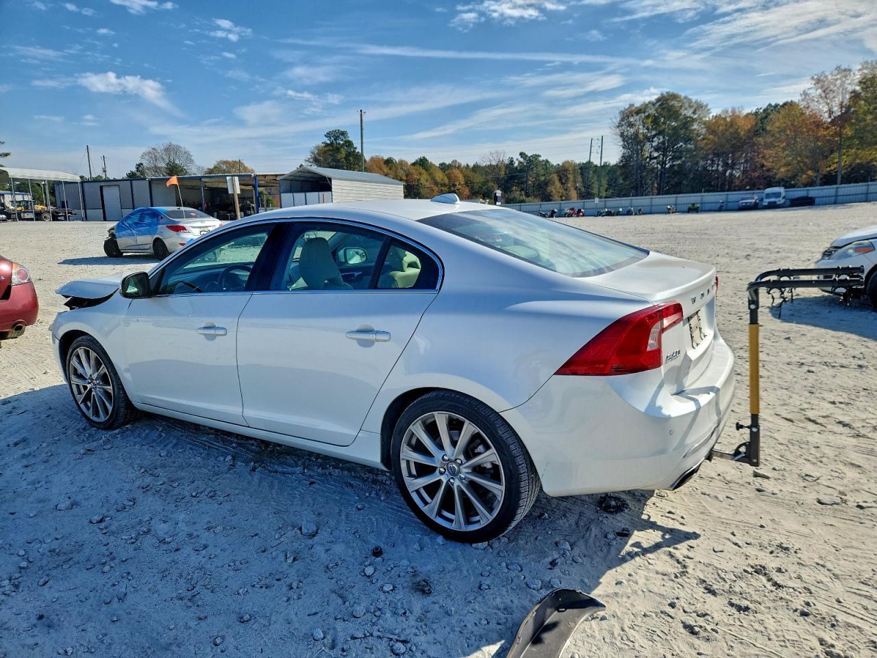 2017 VOLVO S60