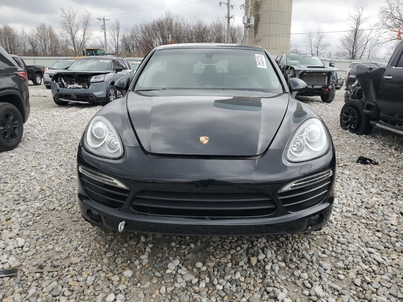 2014 PORSCHE CAYENNE
